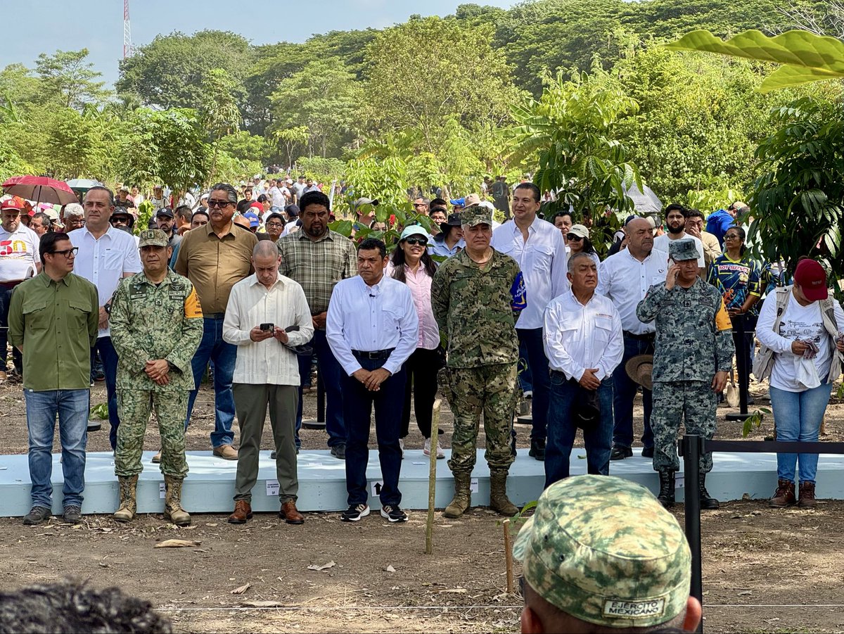 ITPETabasco's tweet photo. 🌳 El Instituto de Transparencia para el Pueblo del Estado de Tabasco se sumó a la #JornadaNacionaldeReforestación2026 donde reafirmamos nuestro compromiso por el cuidado y conservación de nuestros ecosistemas. 🌱
#ITPET https://t.co/azzKNrlRhh