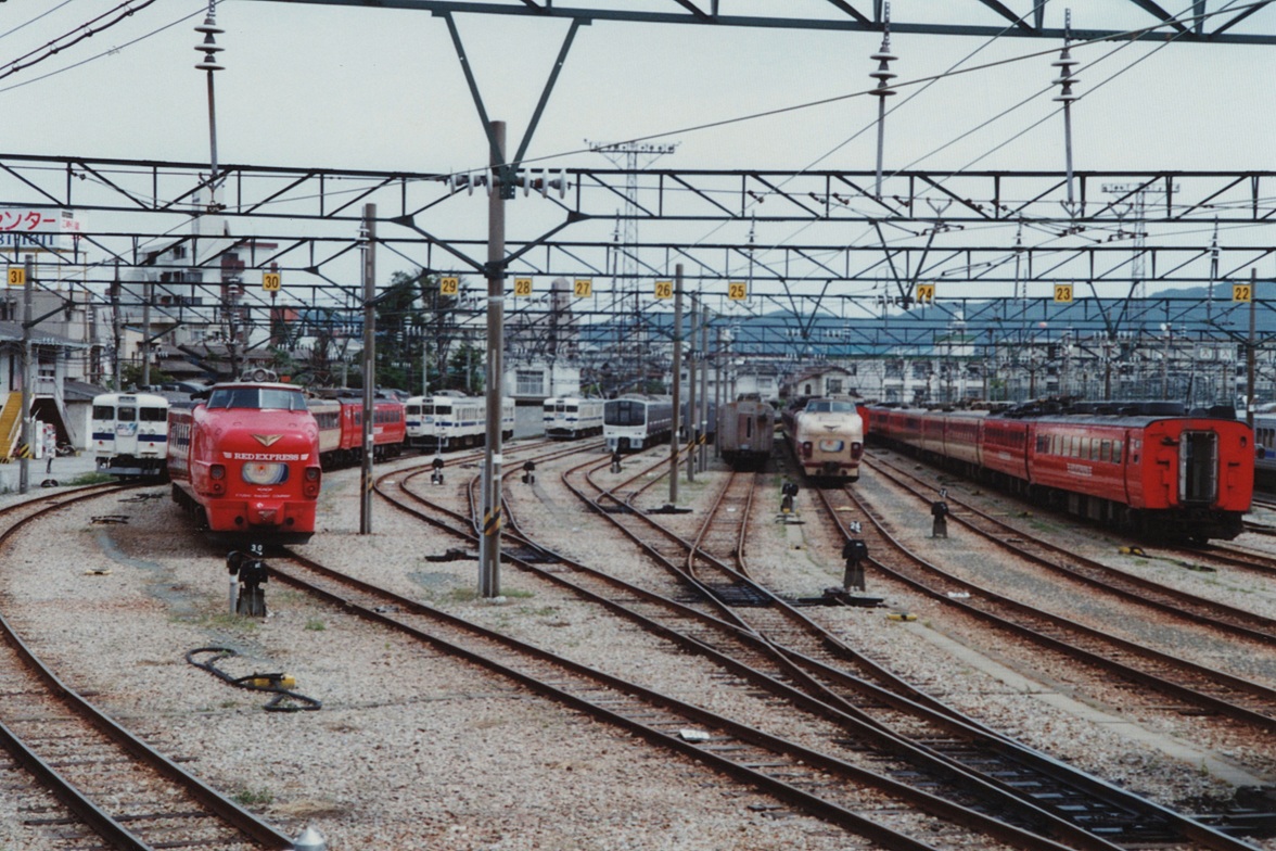 MD11Jbird's tweet photo. 南福岡電車区（1992年） https://t.co/fUb96CaBwp
