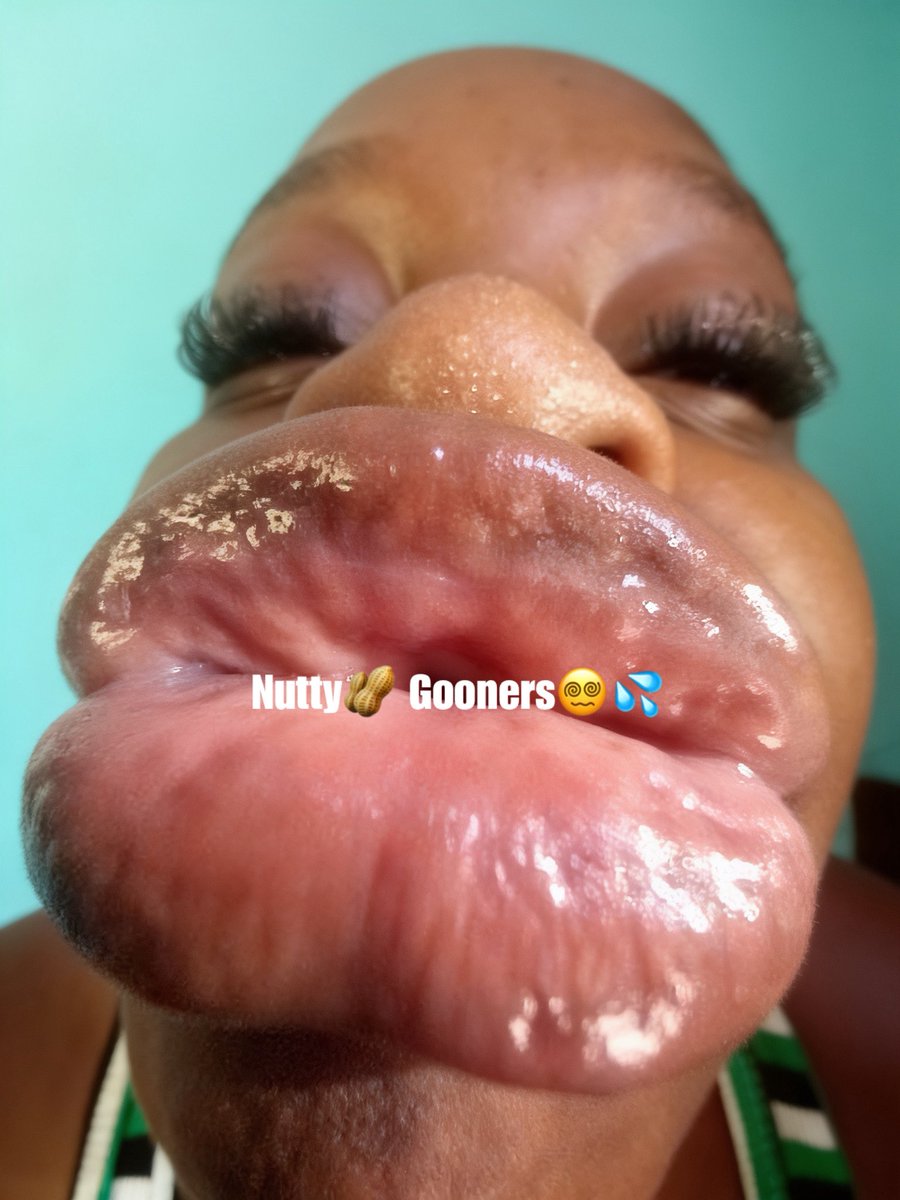 NuttyGooners's tweet photo. She probably could take the DSL crown💋👑
•Massive lips ebony bbw 
Perfect gooner combo if you ask me 
#goon #content #lips #nutty #dsl https://t.co/KvqTEtcifv