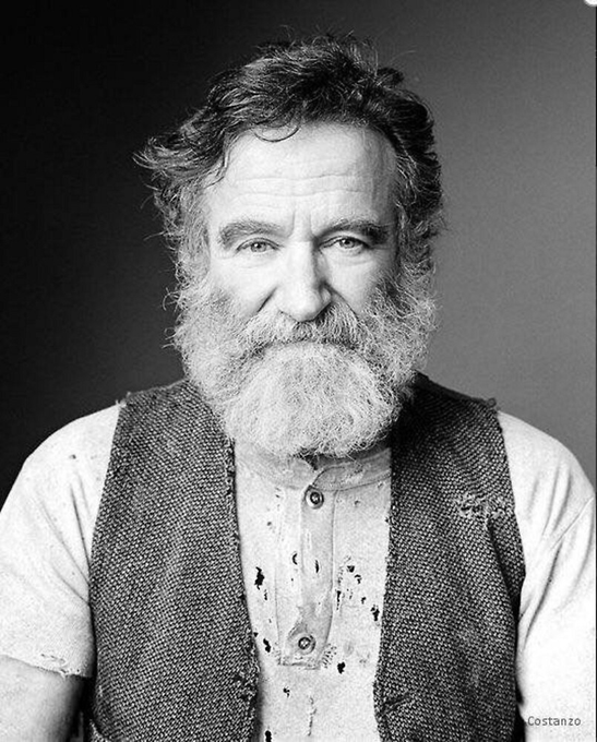 Gibboanxious's tweet photo. “I think the saddest people always try their hardest to make people happy because they know what it’s like to feel absolutely worthless and they don’t want anyone else to feel like that.”

Robin Williams—gone 11 years today. Still missed. https://t.co/EVqdpnitZZ