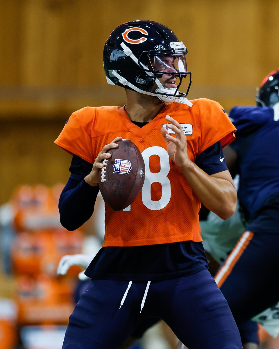 ChicagoBears's tweet photo. Another Sunday closer ⏳ https://t.co/dZCDAaqxHw