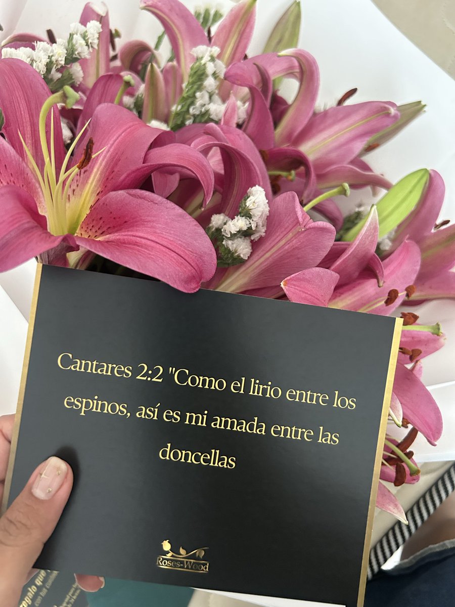 mia_sanfee's tweet photo. Recibi Lirios de mi amado 🤎✨ https://t.co/Ef2Mkpz1wK