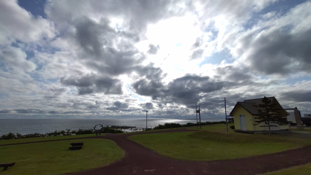 _holo_'s tweet photo. 今日は道東は雲多そうなので、一旦道央へ戻ろうかな　#北海道ツーリング https://t.co/qRSQiuqpau