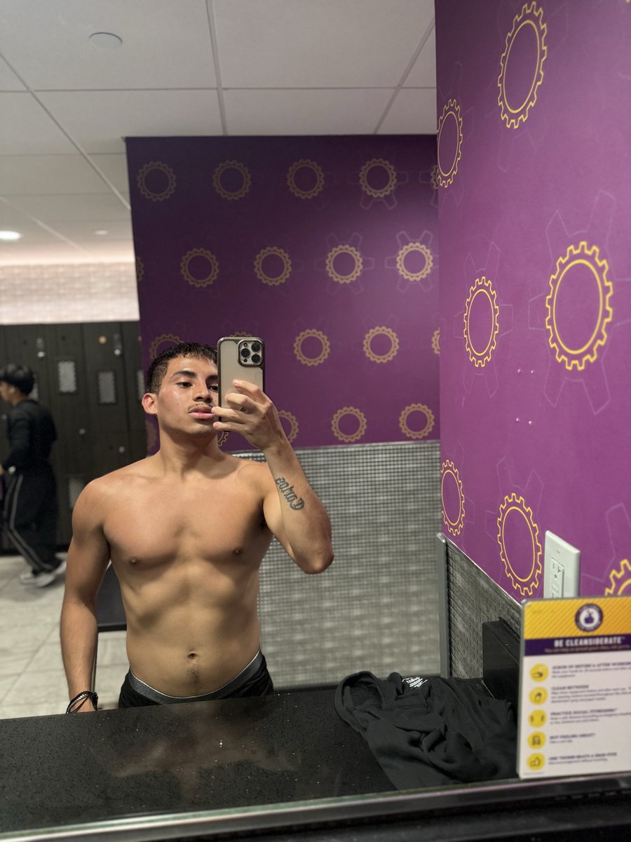 ax3l55's tweet photo. dem abs tho🙂‍↕️😮‍💨 #nyc #latino #brooklyn #nfs #gym #calisthenics https://t.co/tdlBRnsKxB