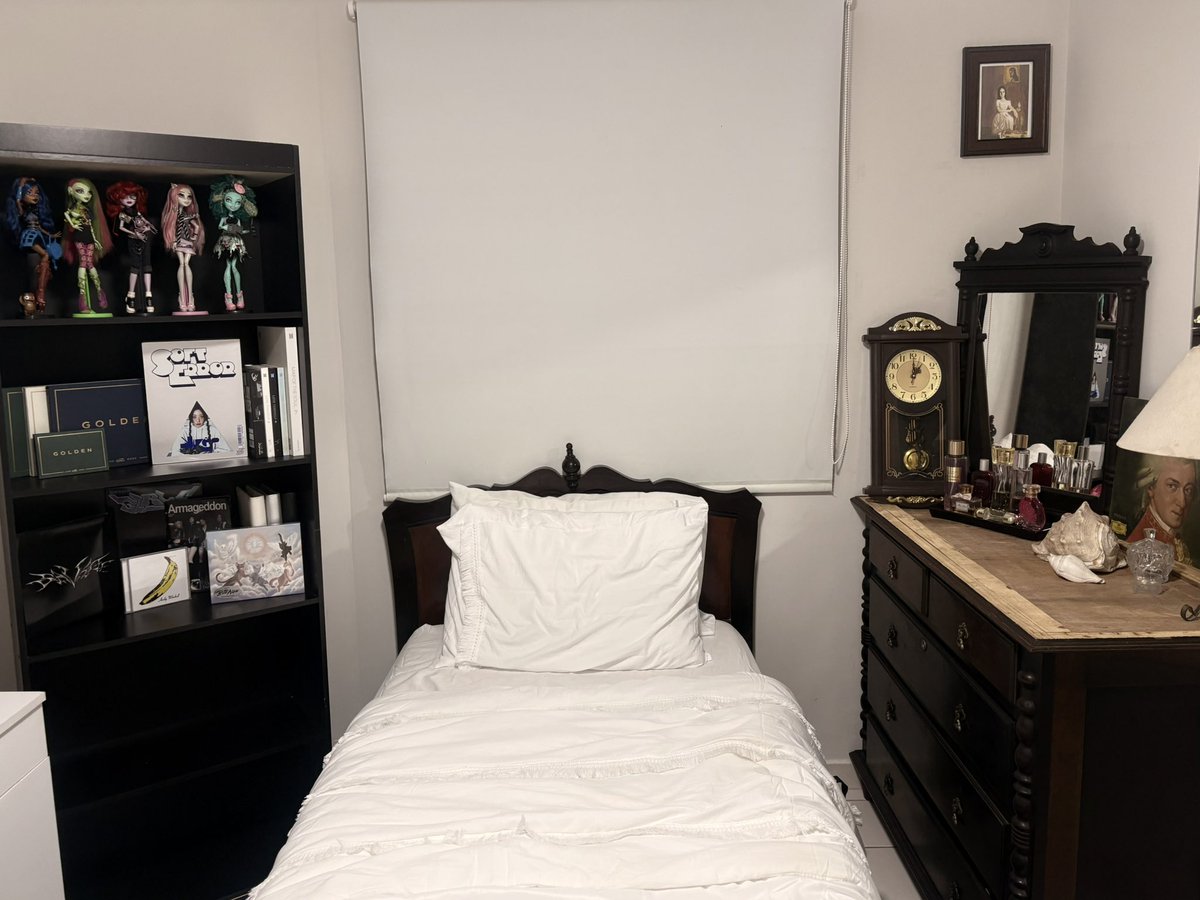 themrbleindex's tweet photo. room reveal #quartotwt https://t.co/xfd56FpDrl