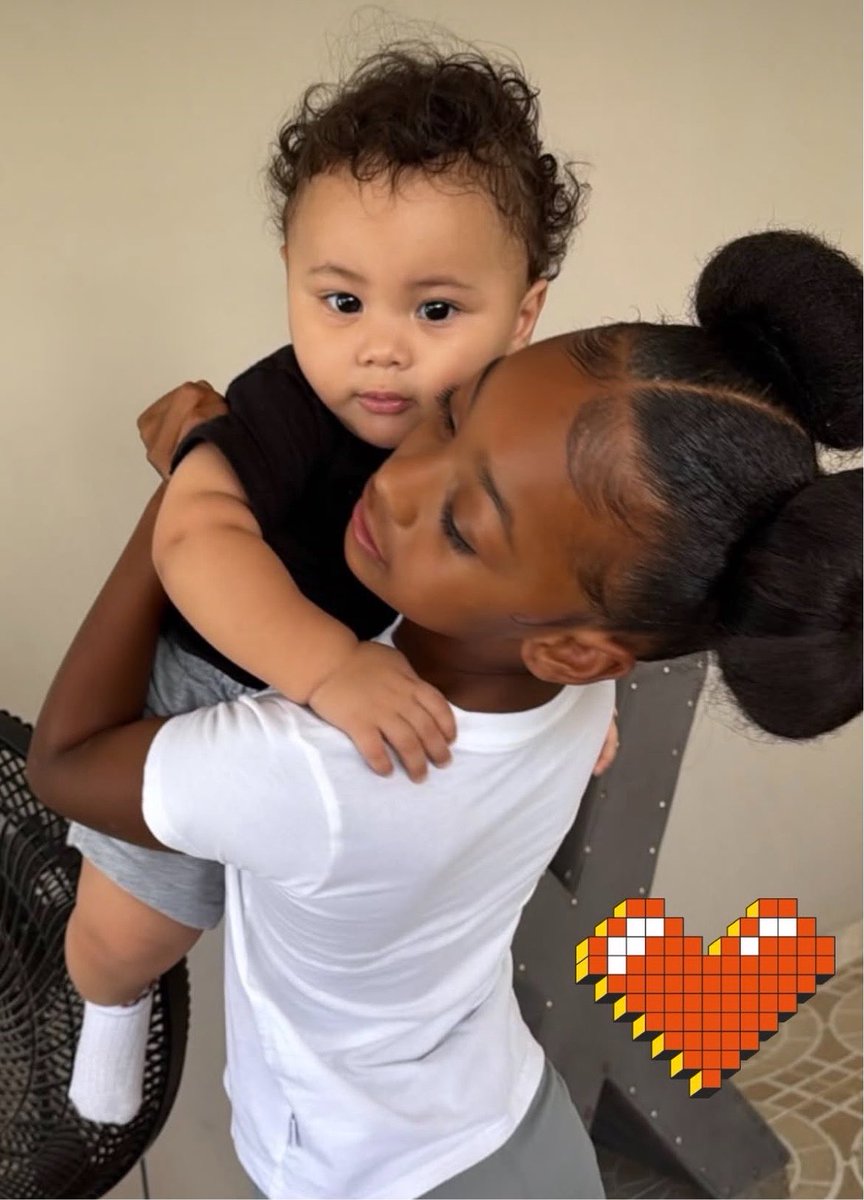 BardiUpdatess's tweet photo. Cardi B’s daughter Kulture with her baby cousin in the Dominican Republic today. 🇩🇴❤️ https://t.co/gLejcC392a
