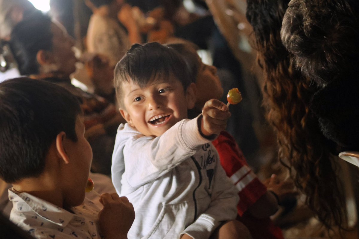 JaimeRaulSt's tweet photo. Hoy el equipo del Partido Verde en Paipa logró invitar a 400 niños y niñas de la ciudad al Circo 🎪 y la verdad fuimos muy felices. Muchas gracias por su gran trabajo social https://t.co/K3la8rMtWG