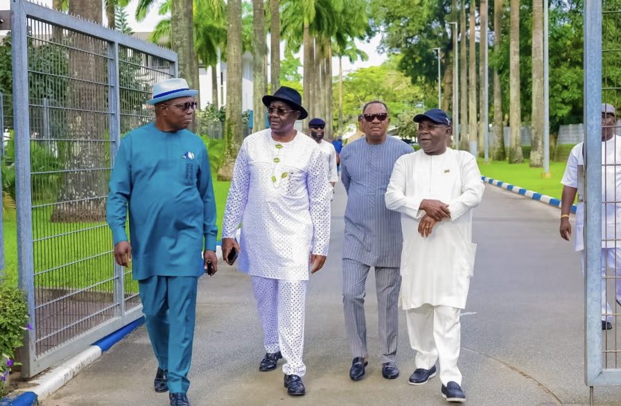 thecableng's tweet photo. PHOTOS: Fubara hosts Rivers APC guber candidate, Wike-backed reconciliation panel

Siminalayi Fubara, governor of Rivers, on Sunday received members of the reconciliation committee of the rainbow coalition at the government house in Port Harcourt.

The committee, which is backed by Nyesom Wike, minister of the Federal Capital Territory (FCT), was led by Magnus Abe, chairman of the board of the Nigerian Upstream Petroleum Regulatory Commission (NUPRC).

https://t.co/Tv7ahYuS1o