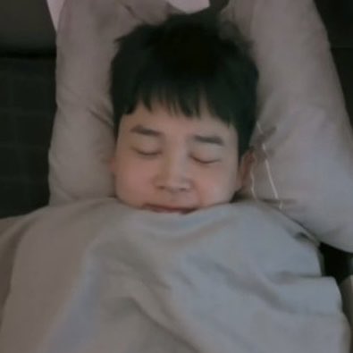 flytomyoon's tweet photo. ok going to get some shut-eye but it’s been a lovely first few hours on armytwt https://t.co/JWr1Ie0bLv