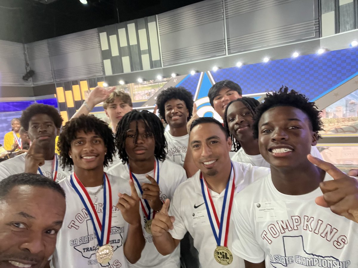 NateGriffFOX26's tweet photo. Congratulations to two Houston area HS T&amp;F &amp; football Stars, @BlakeHamilton31, f/@Tompkins_TF, &amp; @KingHSPanthers @CEKing_Football, @2uperman2. Set a new World U20 record. @FOX26Houston Hamilton, 1st pic, w/team is 2nd f/left, Mitchell, w/coaches, 2nd pic, 3rd from left. https://t.co/q3Xy5CSweU
