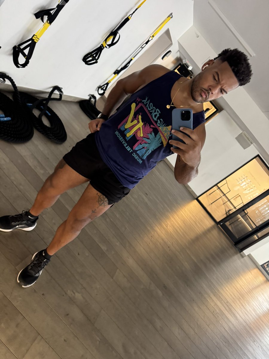 JEP_89's tweet photo. Legs were shaking and everything! 😮💨 We went HARD for leg day today! 🦵🏽🔥 Proud of the work. 💪🏽
#LegDay #LegWorkout #GymLife #FitnessJourney #WorkoutMotivation #LegDaySucks #NoDaysOff #TrustTheProcess #Consistency #Progress #StrongerEveryDay #FitnessGoals #SweatEquity #KeepGoing https://t.co/fTBgBikxwH