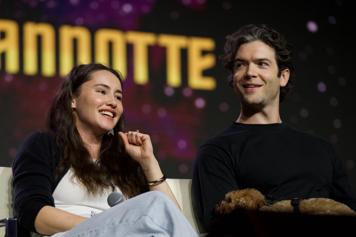 confusedgrougu's tweet photo. Ethan Peck and Christina Chong at #STLV ❤️❤️❤️

📸 @TrekMovie https://t.co/I0HtVDYEmS