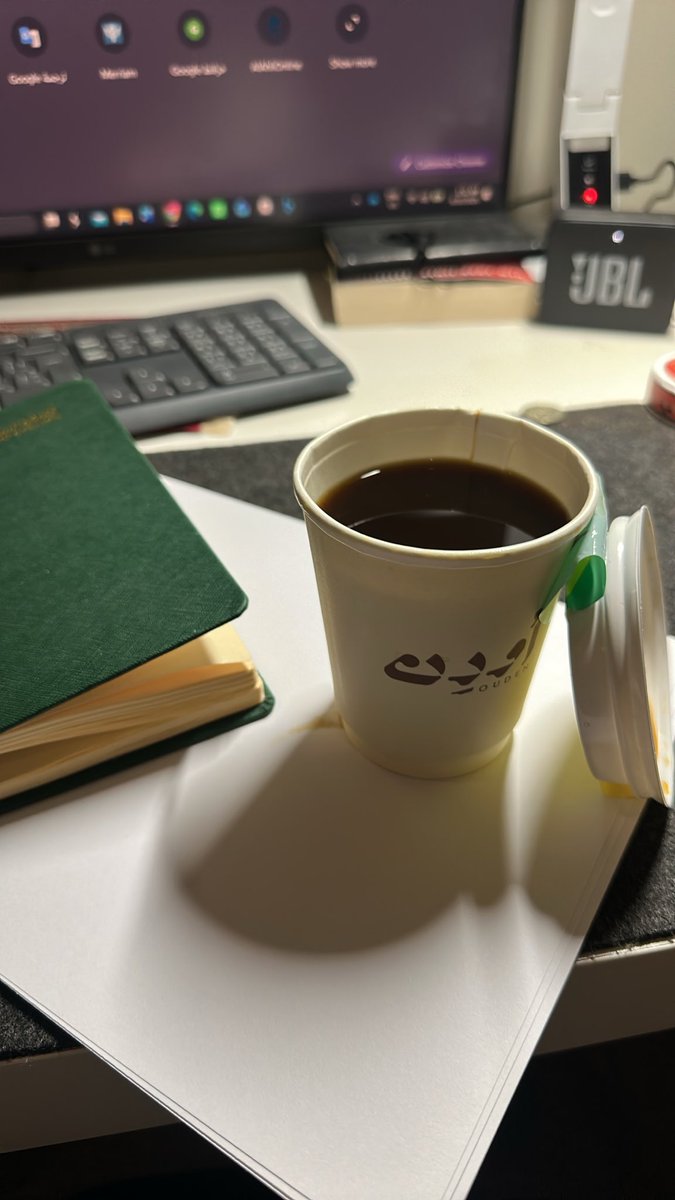 justmood0's tweet photo. وش الفايدة من الاستيكر ؟ اذا كان يقدر المندوب يفتح الغطاء ويشرب منه 🤷🏻‍♂️ https://t.co/1gOjjuNGz7