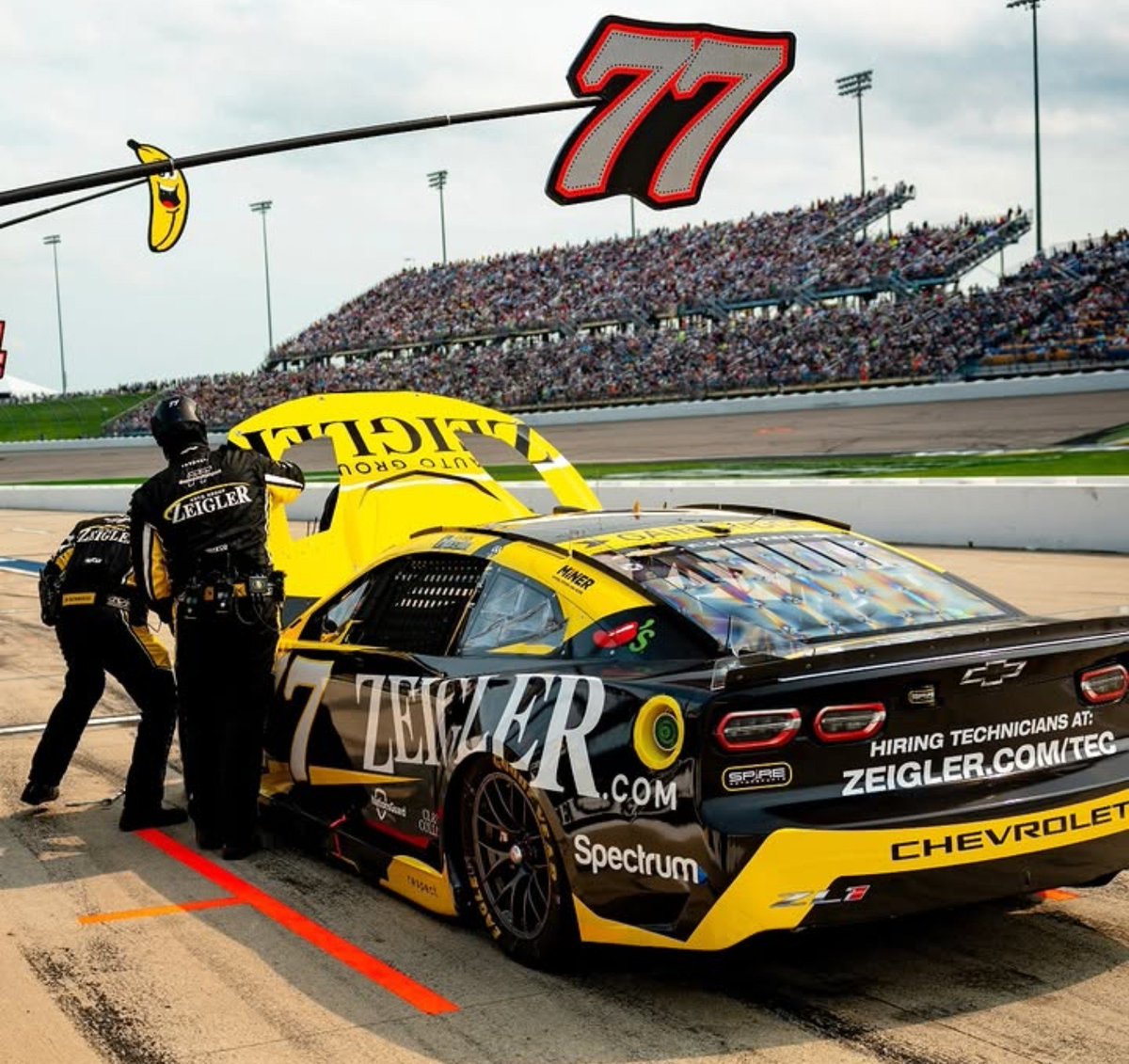 LogSomeLaps's tweet photo. Iowa Speedway 

Mechanical issues all day and that messed up our day on what could have been a decent one. P31 https://t.co/laQ8exQkuU