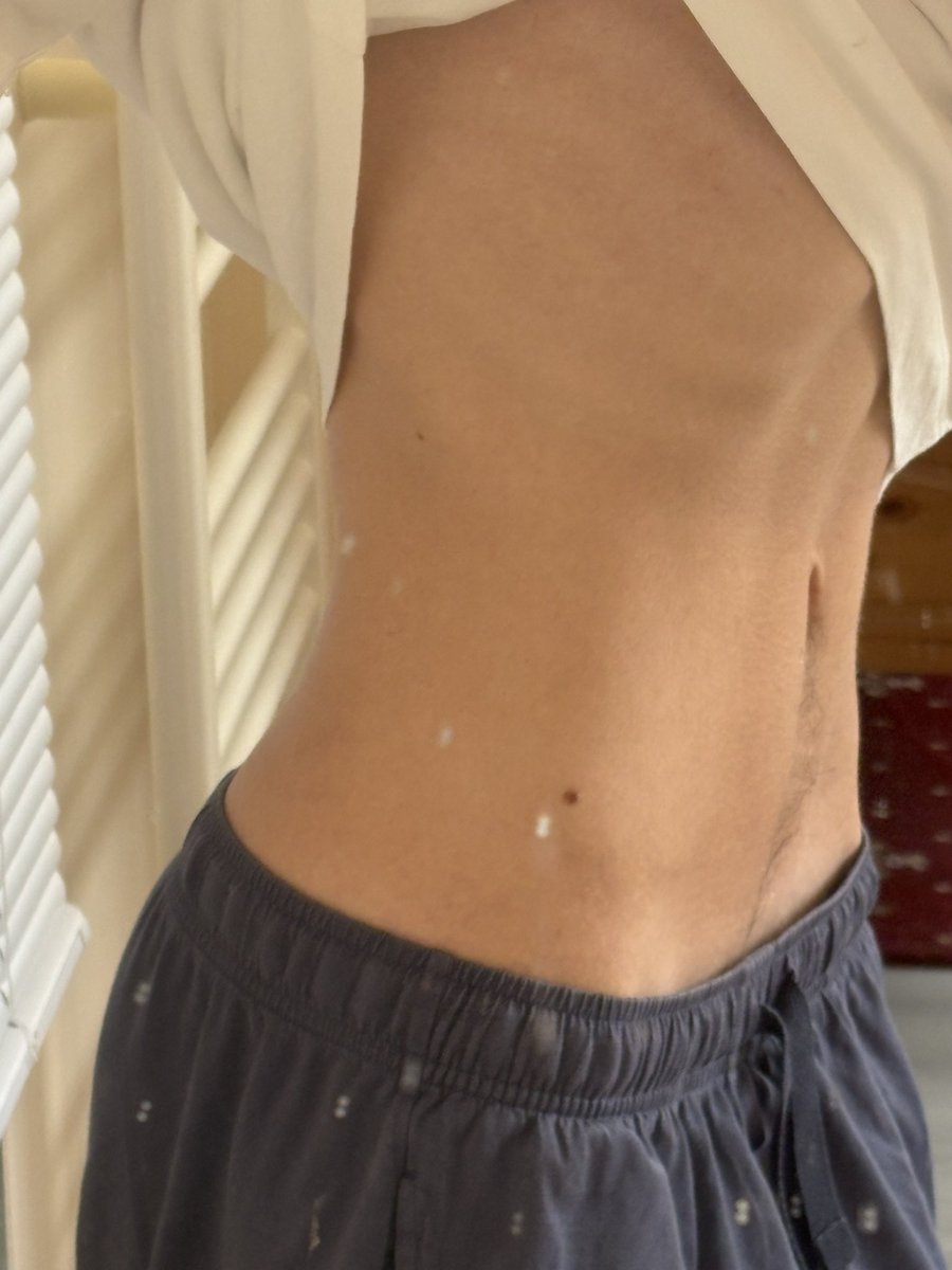 beauttwink's tweet photo. horny dump 💋 https://t.co/FGRrFI4XW0