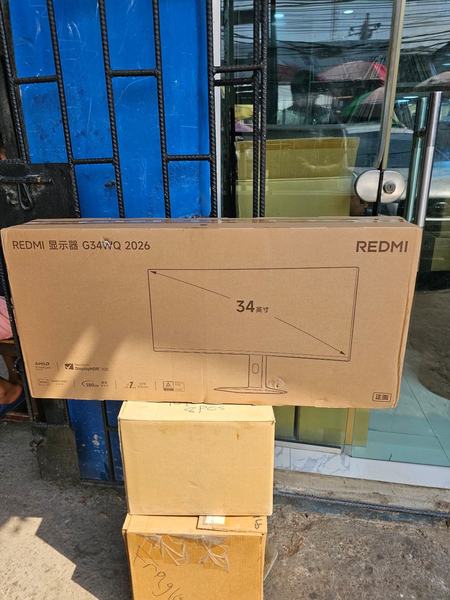 remplug's tweet photo. Ports: 

-2 × DisplayPort 1.4
-2 × HDMI 2.0
-1 × 3.5mm audio/headphone jack
-1 × DC power input https://t.co/StCEgaIP2o