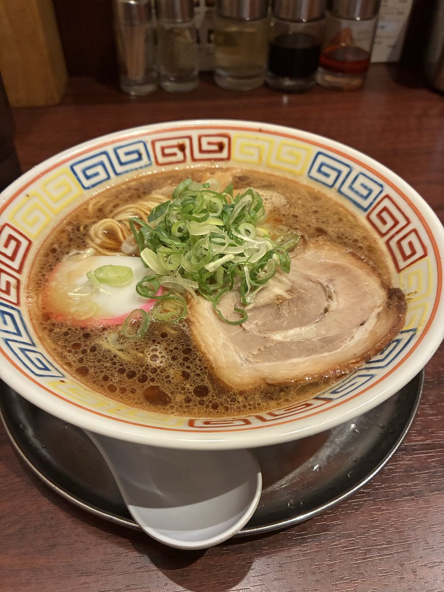 toranosuke816's tweet photo. 昨日のわらしべ稼働結果

甘デジピンクエヴァ　2kで5000発だして換金
↓
スマスロ北斗　15kで1800枚出てのまれて1300枚
↓
真打吉宗　500枚でCZ通せずやめ
↓
SAO2　800枚でCZ通せずやめ

反省　北斗で1800枚出てやめればよかったがやめれんよな〜CZ通すのむずいわ〜

#和歌山ラーメン🍜😋 https://t.co/wR0d251uId