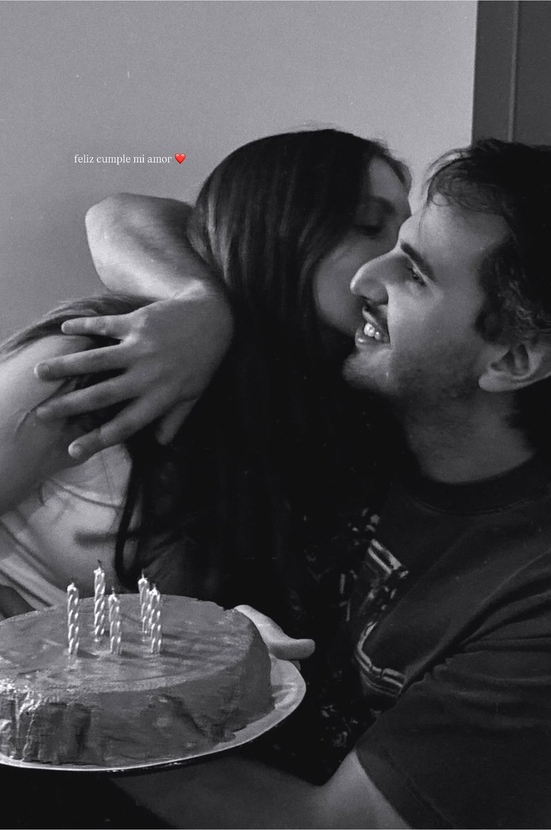 usedtokarlita's tweet photo. Que viva esta pareja tan enamorada 🗣️🗣️ https://t.co/zRABwcsoUO