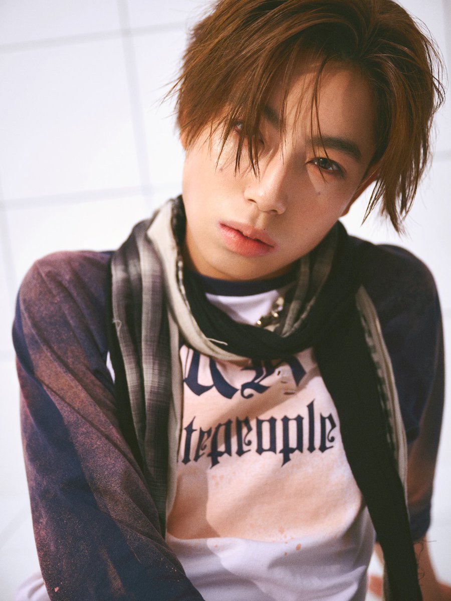 realsoundjp's tweet photo. ＼💫STARGLOW特集公開💫／

📸写真ギャラリーはこちら（全16枚）
https://t.co/coCUHJV1ge

STARGLOWはなぜ世界から期待されるのか？
物語の引力、確固たる個性……破格の実力の現在地を追う
#STARGLOW #BMSG @starglow_bmsg https://t.co/IdvmlJTefg