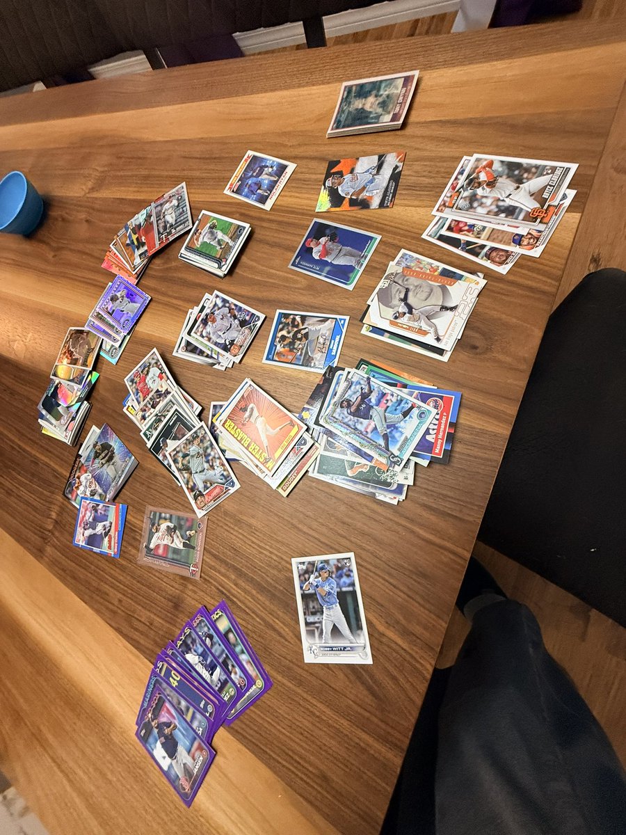 PeltierPatriot's tweet photo. Fixing to load up eBay -kaibocards-1417 with a ton of new cards! All kinds of good stuff, series one purple parallels, Old School Don Russ short prints, Nolan Ryan, Cal Ripken, Bobby Witt rookie cards!! #sports #fypシ゚viral #tradingcards #pleaseshare https://t.co/4l5U2SUokC