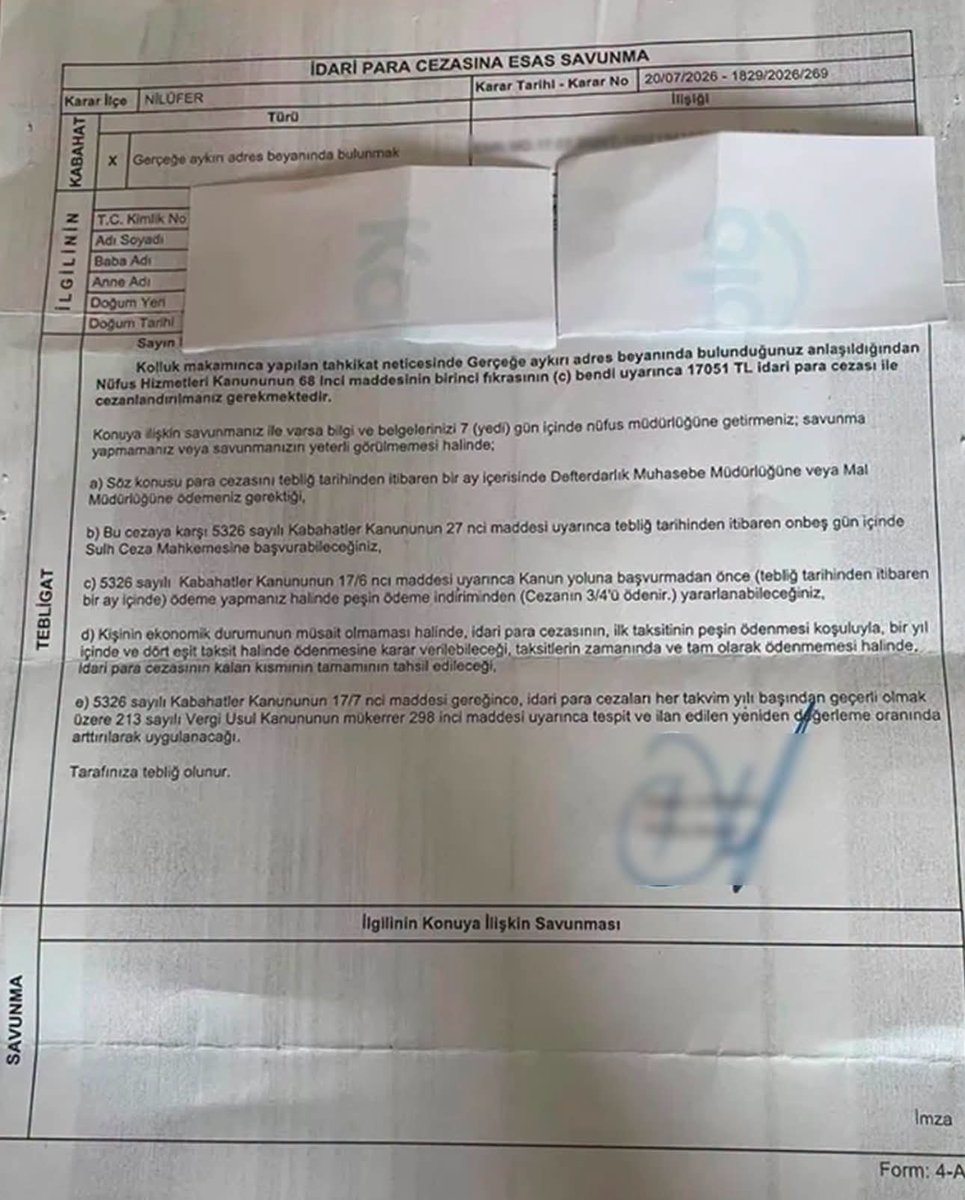 ogretmensitemiz's tweet photo. Bursa'nın Nilüfer ilçesi 23 Nisan
Mahallesi'nde, mahalle sakini olmamasına rağmen adresini yakınının üzerine aldırarak çocuğunu devlet okuluna kaydettirenlere yönelik uyarı geldi. 23 Nisan Mahallesi Muhtarı Sevda Bayraktar, gerçeğe aykırı ikamet tespit edilmesi halinde
17 bin 51 TL ceza uygulandığını belirtti.
Konuya ilişkin konuşan 23 Nisan Mahallesi Muhtarı Sevda
Bayraktar, mahallede uzun yıllardır devlet okulu beklentisi olduğunu belirterek, okulun açılmasının ardından adres taşıma işlemlerinde artış yaşandığını söyledi.
"BİR GÜNDE 8 TEBLİGAT GELDİĞİ OLUYOR"
Muhtar Bayraktar, bazı vatandaşların özellikle yaşlı mahalle sakinlerinin adreslerini kullanarak çocuklarını okula kaydettirmeye çalıştığını ifade etti. Bayraktar, "Devlet okulumuz yoktu. Bağışımız sayesinde devlet okulu oldu. Ben de ister istemez tebligatları emaneten alıyorum. Yaşlı teyzelerimize, tam detayını bilmeden, 'Senin yanına adresimizi alacağız, çocuğu okula yazdıracağız' deyip adreslerini yanlarına taşımalarına izin vermişler. Tabii ki nüfus müdürlüğünde kontrol edildiginde tespit ediliyor" dedi.
Son 7-8 aydır bu durumla sık sık karşılaştıklarını aktaran
Bayraktar, "Bazen bir gün içinde 8 tebligat geldiği oluyor. Sık sık geliyor, hatta bazen bir derslik kadar tebligat geldiği oluyor.
Senelerdir devlet okulunu bekledik. Mahallelimi gözetmek zorundayım" ifadelerini kullandı.
"17 BIN 51 TL CEZA KESILIYOR"
Gerçeğe aykırı ikametgâh bildiriminde bulunanlara yönelik
yaptırım uygulandığını belirten Bayraktar, mahalle sakinlerine de uyarıda bulundu. Bayraktar, "Sayın mahalle sakinlerim; okula mahalle sakini olmayan çocuklar için gerçeğe aykırı ikametgâh aldıran kişilere ayrı ayrı 17 bin 51 TL ceza kesilmekte, ayrıca bu kişiler kayıtlardan silinmektedir. Defalarca uyarmama rağmen bu konuda hâlâ aynı durumla karşılaşılmaktadır" diye konuştu.
YUSUF OSMAN İMAN/ BURSADA BUGÜN