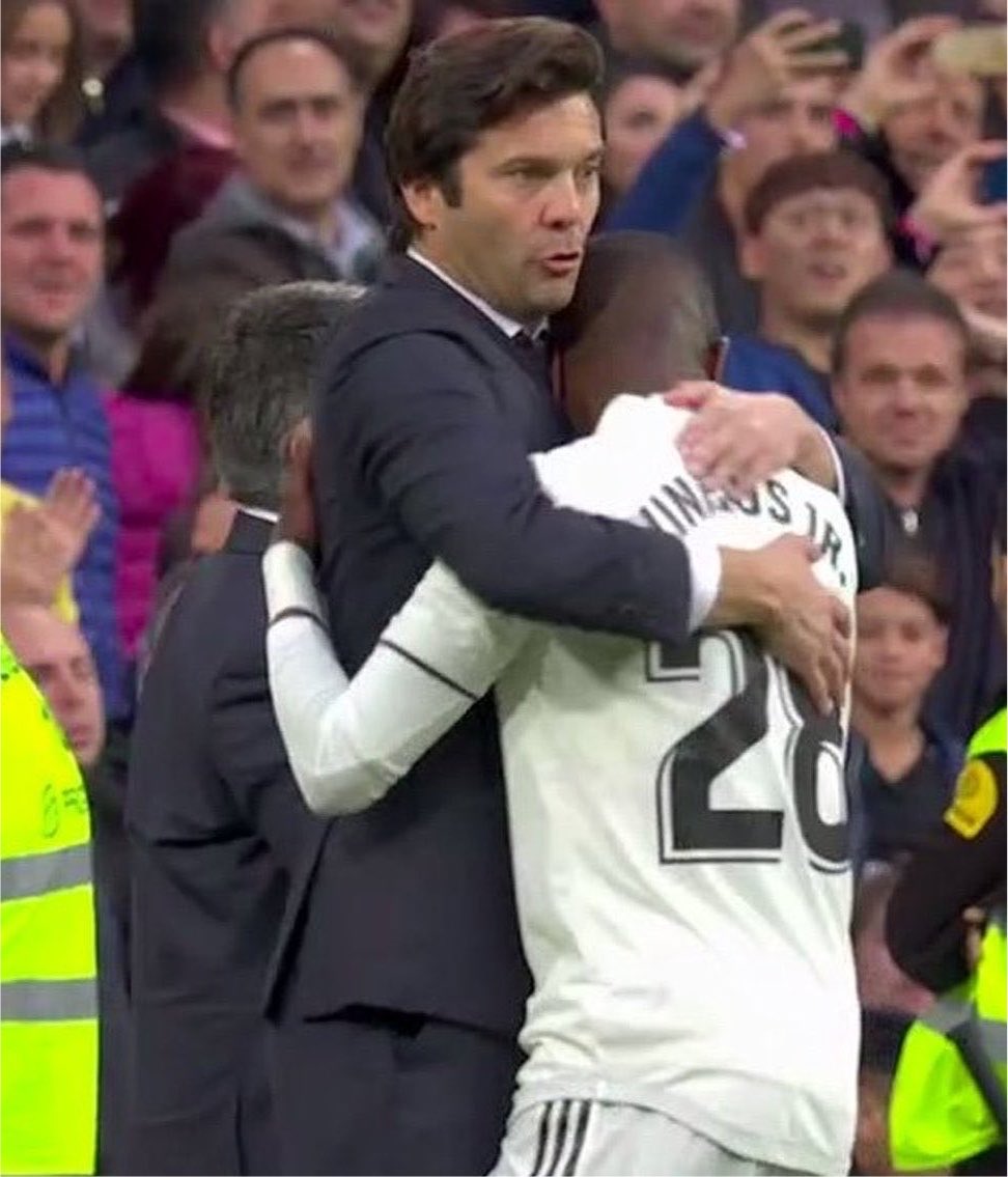 lullvizz's tweet photo. every madrid coach loved vini and he loved them back… except for one i wonder why https://t.co/KozLZGoXKZ