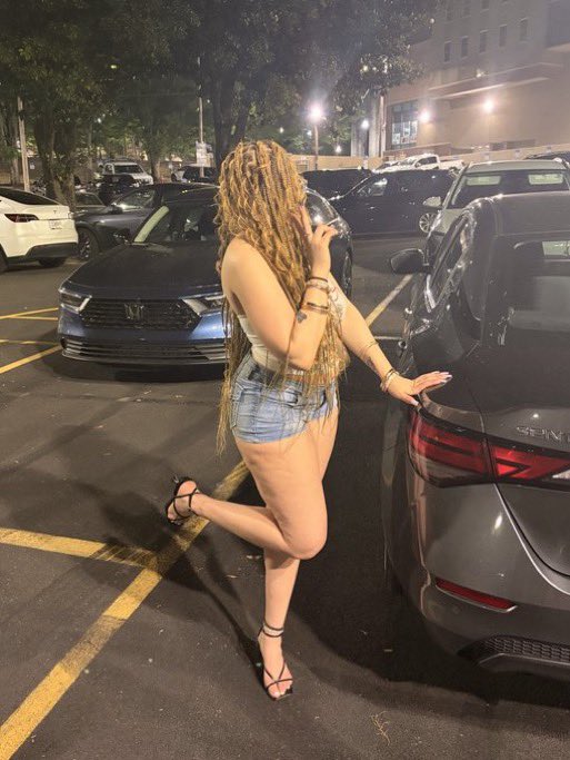 VelvetNoir10's tweet photo. Pretty face, serious intentions. 😮‍💨✨ If you’re really about meeting and linking up, don’t just watch—come correct. 💋🔥
#Br #225freaks #nsfwtwt #Louisiana #leaks #batonrougefreaks #viralvídeo 
#batonrougemeets #LSU #sneakylinks #BatonRougeLA #throatgoat #blowjob https://t.co/gHDSuBu4RD