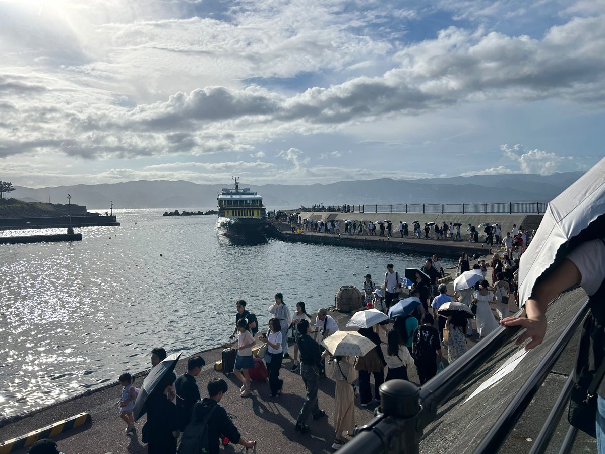 kouwhw's tweet photo. おはようございます
先週の旅行の余韻に浸りながら仕事
して来ます😊
休憩入れて7時間も外に居たので
暑さは克服出来たかもです😅
まだまだ暑さ続きますが水分補給で
乗り切りましょう👍
＃熱海初島 https://t.co/GgY0nknElv