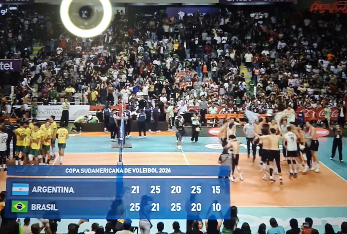 tinaarsenal_'s tweet photo. Esto no lo vas a ver en ningun medio importante.

Argentina campeón por Copa Sudamericana de Voleibol masculino

🩵🏐🩵🏆 https://t.co/buthCUtIVb