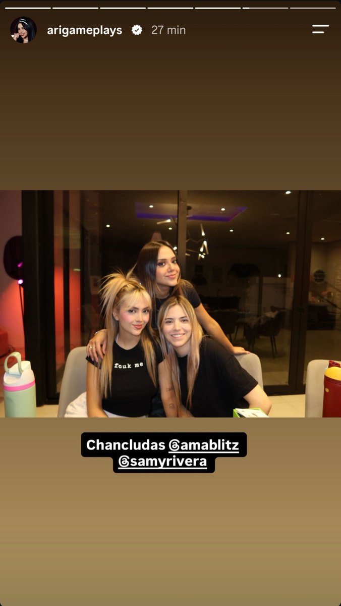 tdmurgg's tweet photo. Por un momento vi mal, y pensé que Ari le estaba tomando la pierna a Rivers y viceversa.🤡 https://t.co/LZFx5dgCM6