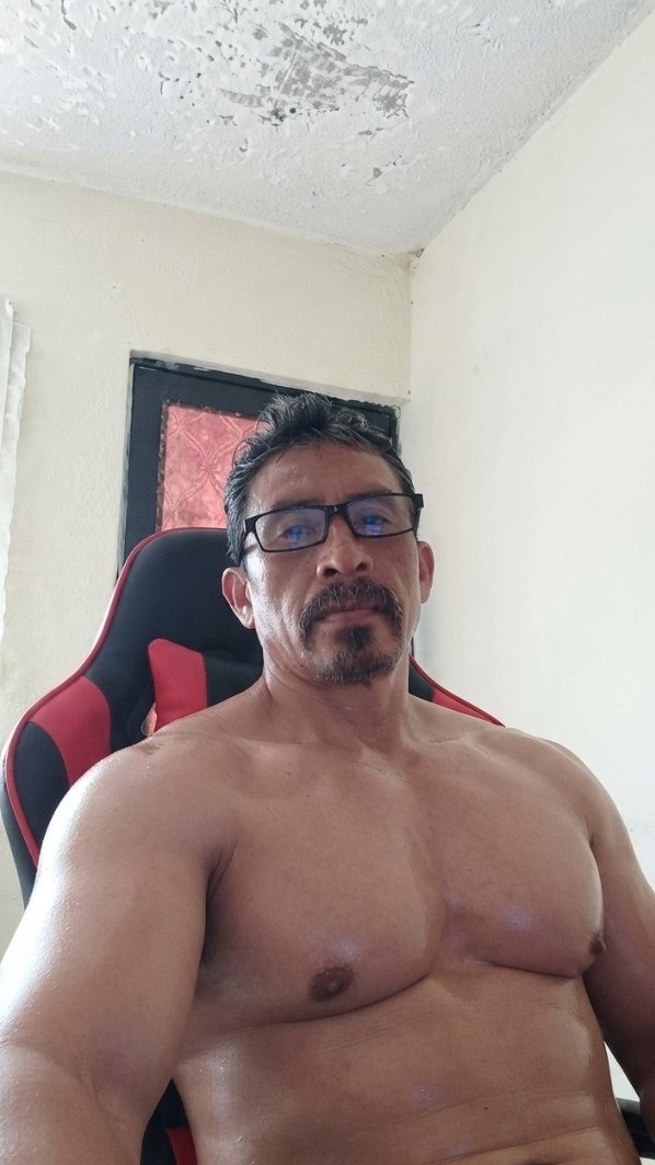 SyazwanMeorx's tweet photo. Selamat pagi dari pak cik....hihi https://t.co/F9YEyUVLUl