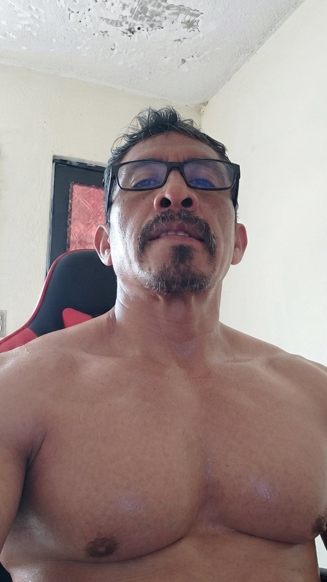 SyazwanMeorx's tweet photo. Selamat pagi dari pak cik....hihi https://t.co/F9YEyUVLUl