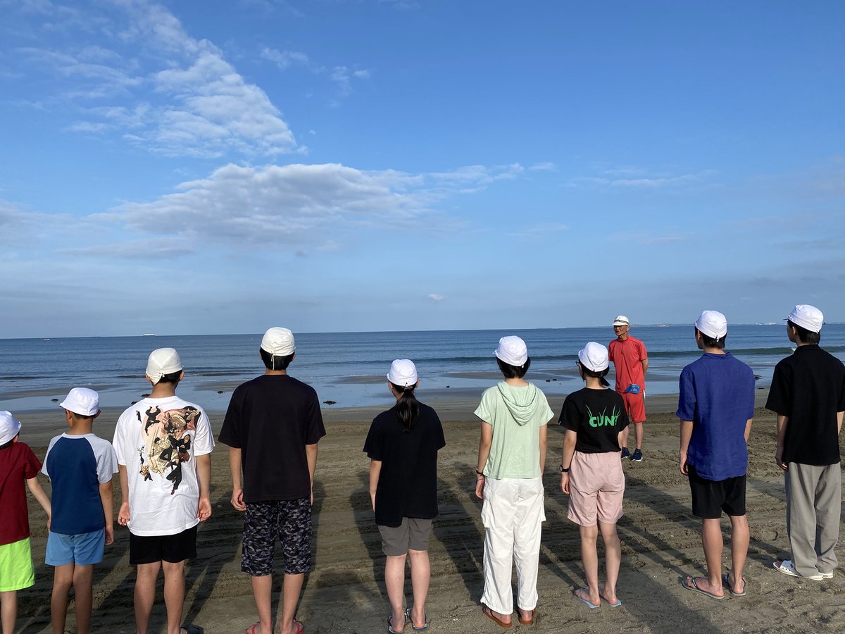 jsf_chiyoda's tweet photo. 3日目の朝会‼️良い天気です。
朝食はアジの干物とハムオムレツ納豆味噌汁…朝からバッチリです。  #千代田区海洋少年団  #夏期合宿  #3日目  #朝会  #朝食 https://t.co/kdlKIycfeQ