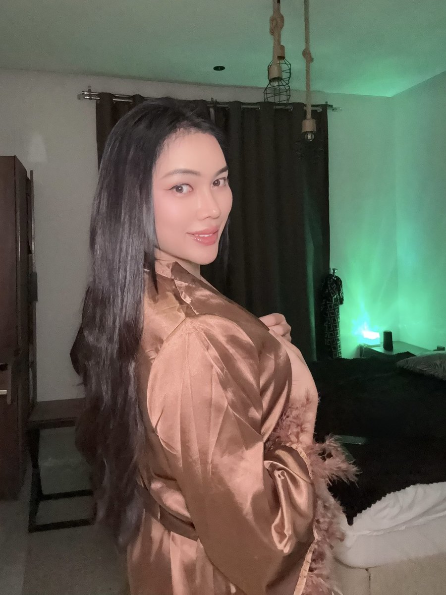 ABREUMarb's tweet photo. #ladyboy_jeddah  
#jeddah_ladyboy
.,. https://t.co/Y2WZ6qB1Tc