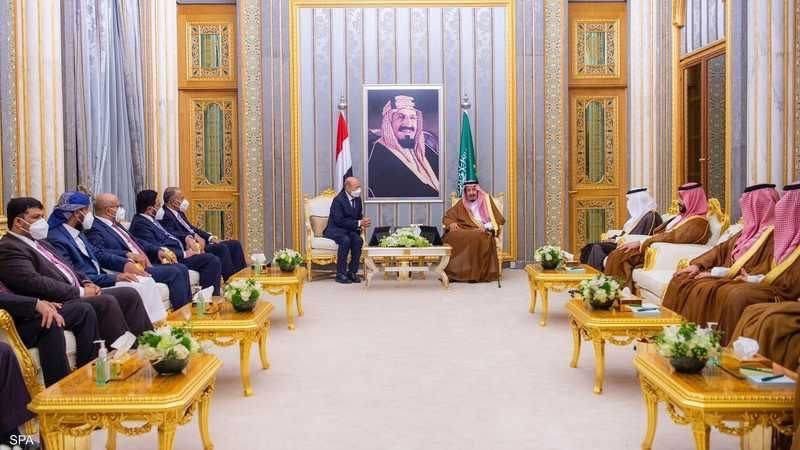 Mohsen43938957's tweet photo. اقسم بالله العظيم اننا إلى الآن لم استوعب كيف استبدلت السعودية الشرعية اليمنية بدلا من الجنوبيين!!. 
والجنوب حقق انتصارات بفتره قصيرة وكان حليف صادق وقوي لها حتى ع حدودها قاتل الجنوب بينما جيش الدجاج الشرعبة له ١٢ سنه لم يحقق اي انتصار في الشمال.. 
مالكم كيف تحكمون يا ال سعود https://t.co/32blVLNP9h