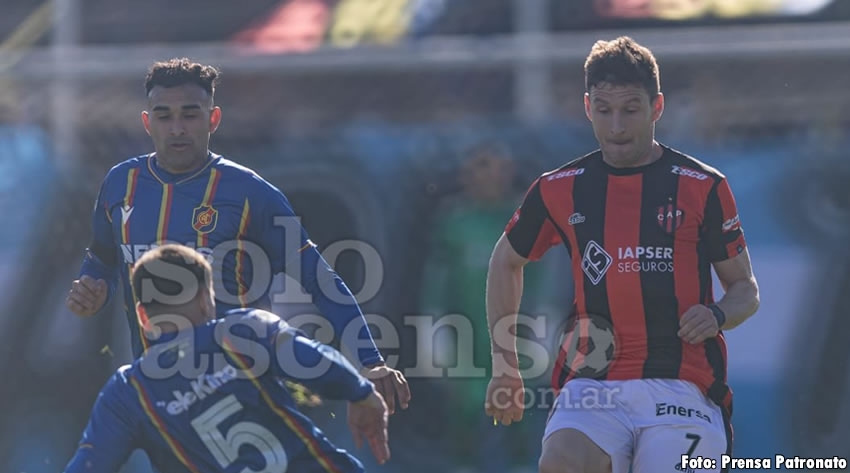 SoloAscenso's tweet photo. #PrimeraNacional | #Colegiales | En un partido con varios goles, Cole empató ante Patronato 

https://t.co/lFHkQtnU2g https://t.co/bzj8SDtk6E