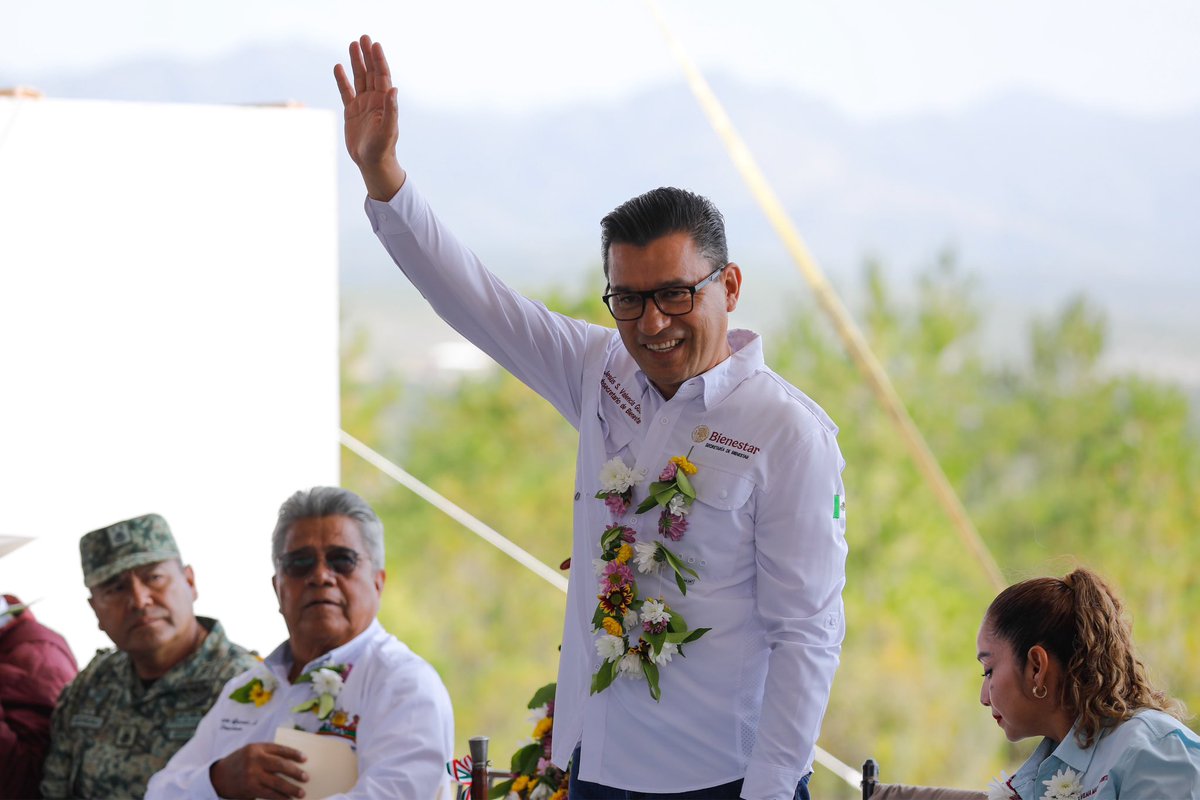 Valencia_Guzman's tweet photo. En representación del Gobierno de México y junto al gobernador @salomonj , participamos desde Oaxaca en la Jornada Nacional de Reforestación 2026.

Con esta iniciativa por parte de la presidenta @Claudiashein refrendamos nuestro compromiso por contribuir anualmente a la reforestación de los diferentes ecosistemas, y con ello contribuir a la mejora del medio ambiente.  

Nuestra prioridad es trabajar para proteger el territorio, la naturaleza y la biodiversidad de México 🇲🇽 .

@Letamaya 
#JornadaNacionaldeReforestacion
#SembrandoVida