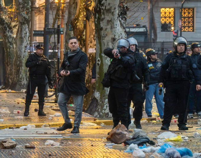 LeonRojx's tweet photo. La famosa libertad o como funciona el capitalismo en Argentina
#Apostillas_Infernales https://t.co/yqZ4oDX8rP