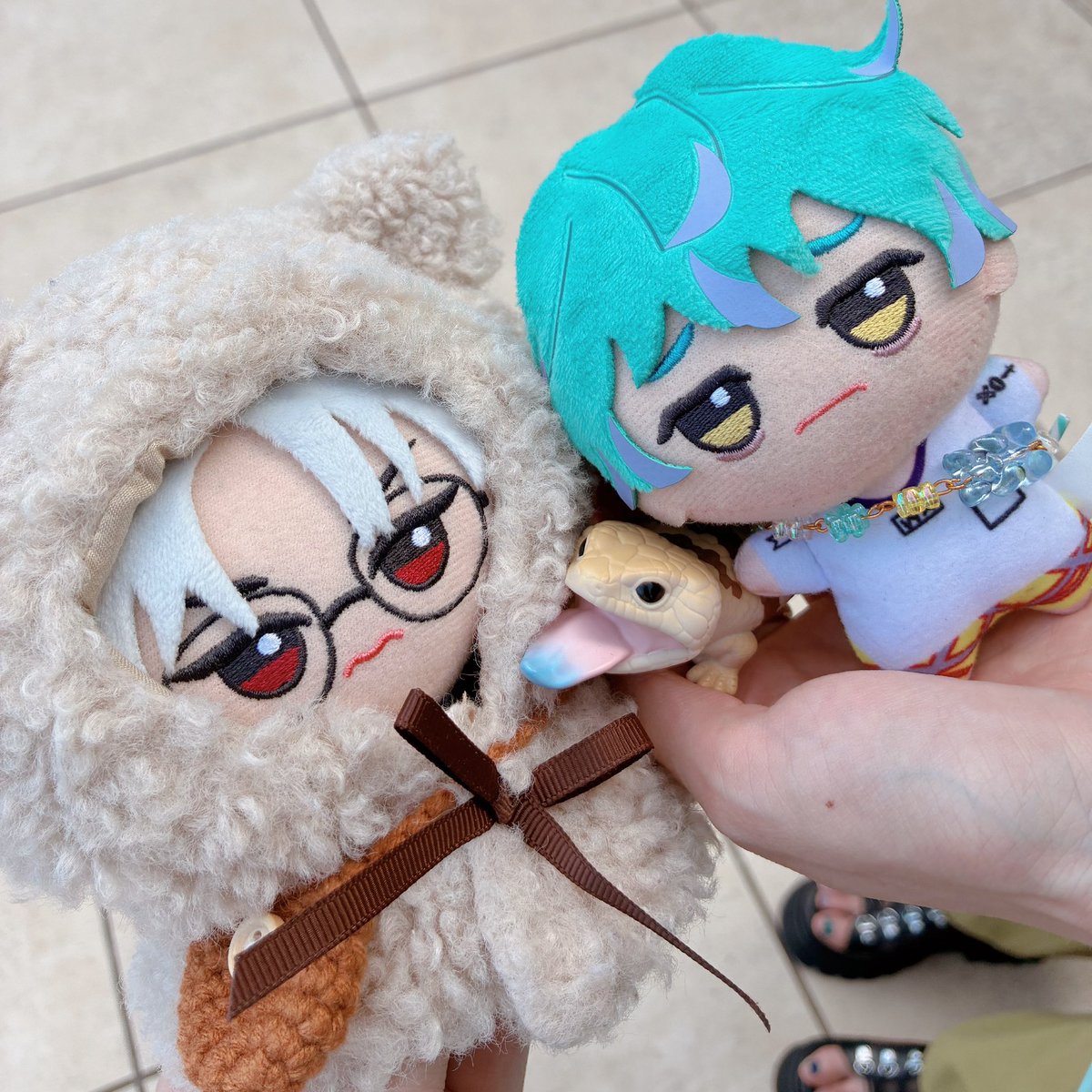 rikanu_ppppp's tweet photo. 八朔ピザさんのおおせくんとおあいしました！
わ！りかいをペロっとしたのはだれですか！？
おおせくんのおともだちのトカゲさんでしたかっ
ふふ！ひとなつこいトカゲさんかわいいですね！ https://t.co/NxR0T5XcVe