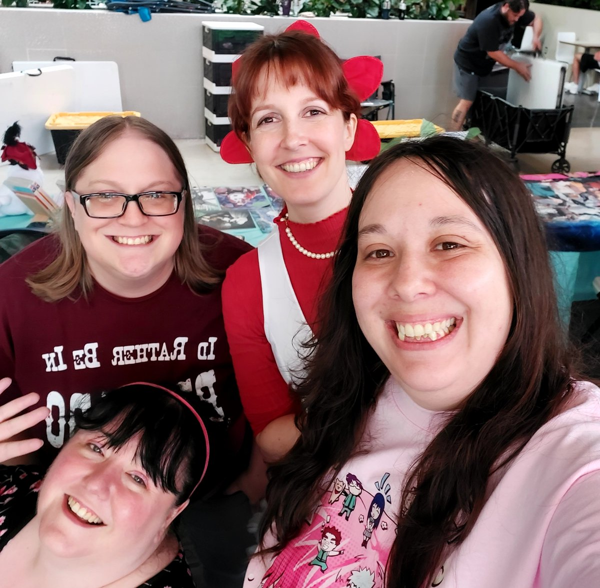 Megami33's tweet photo. Thanks again to all those who showed up at the #OtakuFoodFestival! All of us VA's appreciate ya support & love for all our work! We look forward to seeing you at more fun events! 🏴☠️🐉 #onepiece #class09 #fyp #Overlord #jackofalltradespartyofnone #BuddyDaddies #animecons #aphmau https://t.co/xOY1Rfwqtd