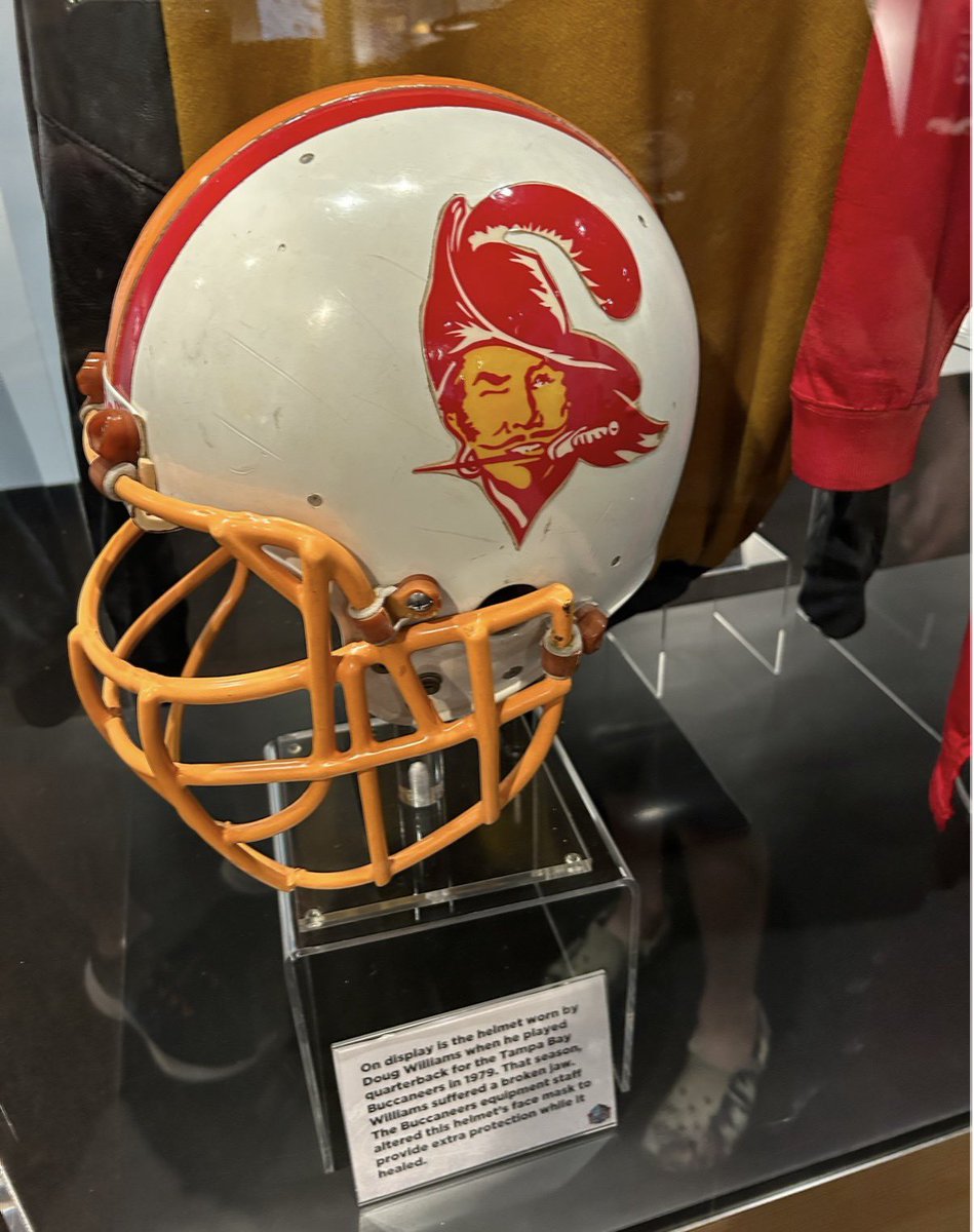 bigheadmike7's tweet photo. @Ol_TimeFootball They have it in the HOF https://t.co/o0z0EJqxdR