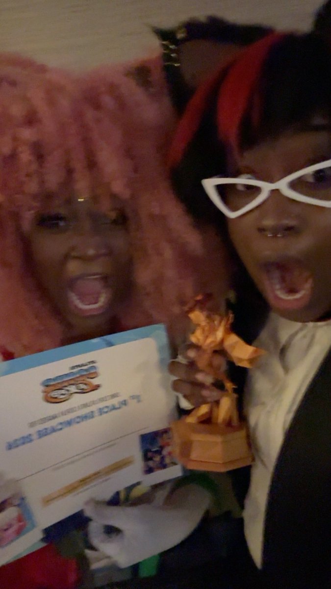 sugarpinkplanet's tweet photo. @archiieology OMG THATS ME AND MY PARTNER!!! (I don’t post much on Twitter but a friend sent me this so I thought I should reply!) I’m more active on instagram if anyone wants to see more shadamy cosplay content :) https://t.co/BqucVAya3J