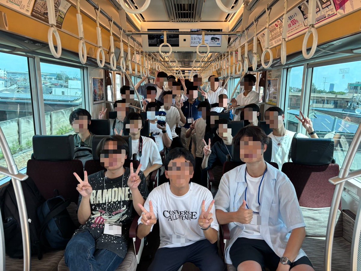 NURC_seisan2019's tweet photo. 【活動報告】
7月26日、京王ライナーと多摩モノレールの貸切列車を運行しました！
京王ライナー31号の1号車を貸し切り、多摩モノレールでは日本大学の他学部の鉄道研究会、習志野鉄道倶楽部の皆様もお招きし53名での貸し切りをしました！
京王電鉄様、多摩モノレール様ありがとうございました！(YN) https://t.co/SgHNd1gOQn