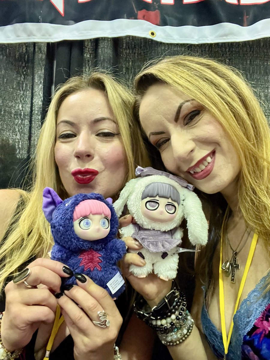 twisted_twins's tweet photo. Day Two of Houston Horror Film Festival was EPIC!! I didn’t get a chance to do a photo dump, but OMFG, Houston! Y’all sure know how to have a good time!

That southern charm is gonna keep me going and I cannot thank y’all enough for coming out to see us. 

We can’t wait to be BACK!!! 

Did we get pics with you?? Please tag us! Or drop them below.