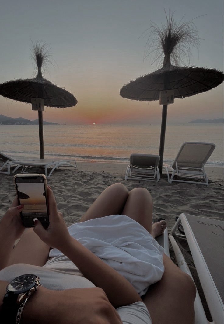 prettyghostgirI's tweet photo. dump ibiza https://t.co/EG9FxXIKo5