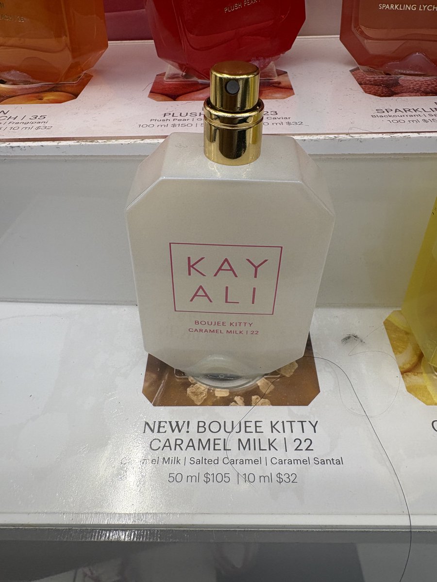 Chescupcakery's tweet photo. Yall I came in person to smell her for myself GET IT GET IT NOW I’m getting it asap she smells like heaven and caramel they did not lie with this scent profile or name it’s giving a milky eclaire mixed with super milk and it’s amazing. https://t.co/lX5wjJ83PT