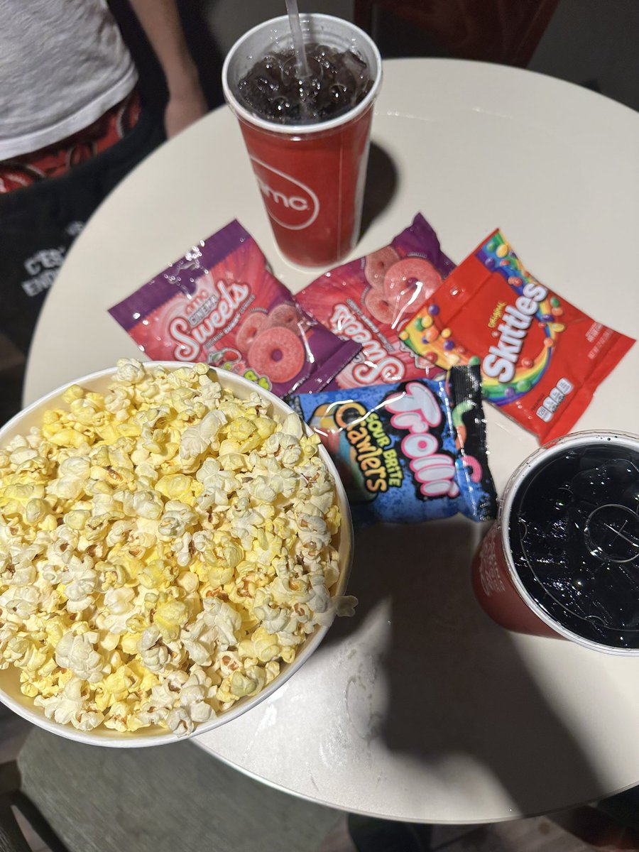 Joshua_Czech's tweet photo. Out to see SuperTroopers 3 @AMCTheatres LFG #ApeNation #ApesNotLeaving #ApesTogetherStrong #SuperTroopers3 https://t.co/FRqRu8TICL