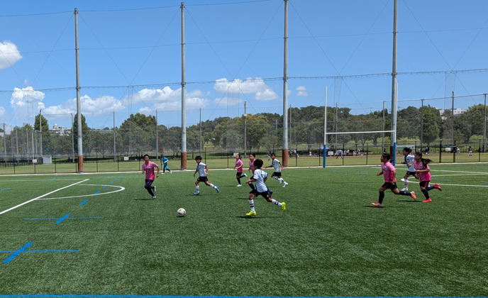 CCfcksc2015's tweet photo. U-11が招待杯に参加しました。
試合は粘り強く戦い、無敗で決勝まで行くことができました。
ただ、最後の試合は暑さもあり、疲労が顕著に現れてしまいました。
そういった時に賢くプレーする必要性を強く感じたと思います。
これからの練習で身につけていきましょう。
応援ありがとうございました！ https://t.co/nc9Y78VSAV