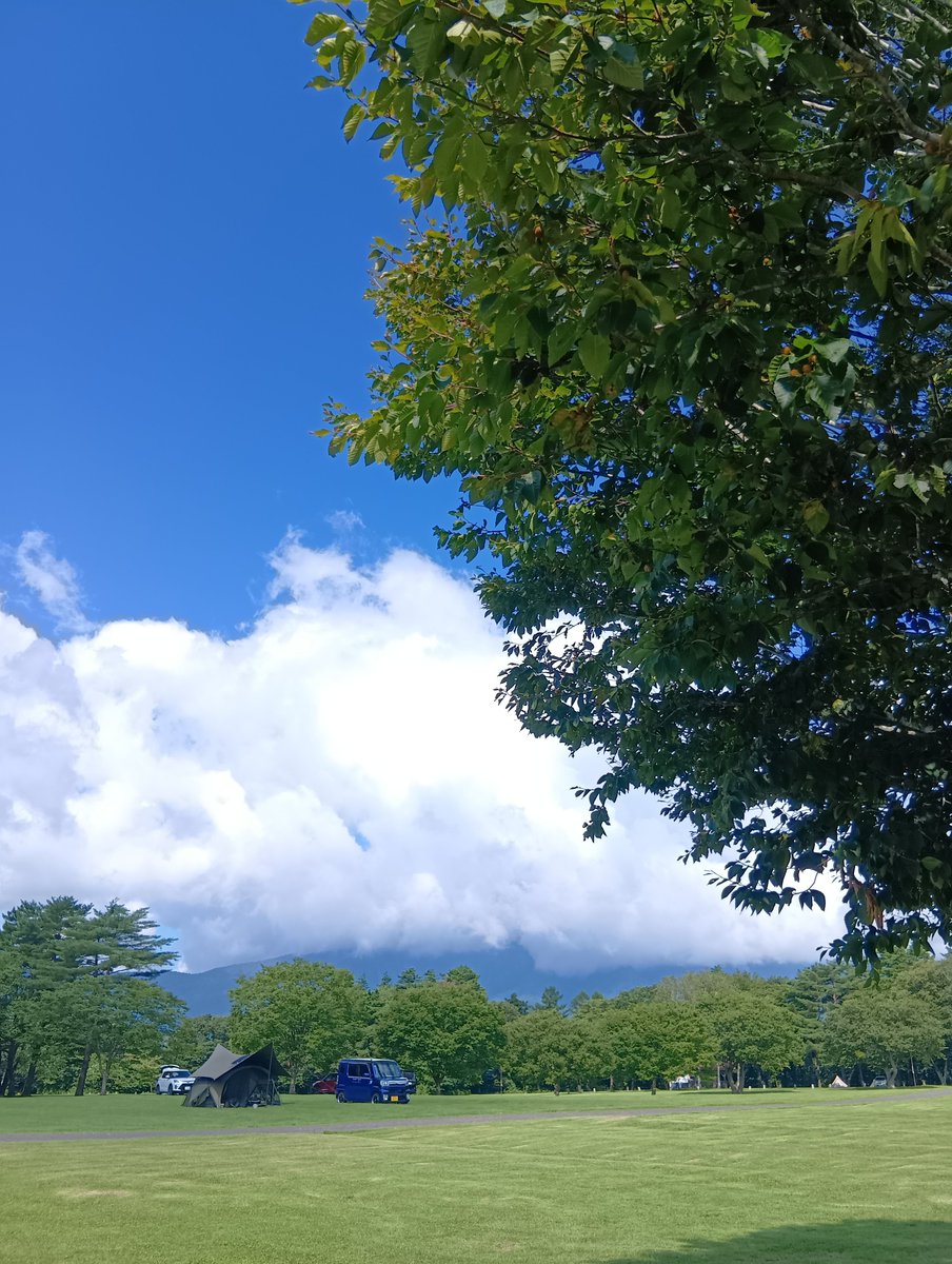FUKIAGEKOUGEN's tweet photo. おはようございます😊快晴のオニコウベです。
昨日雷雨の為通行止めでしたR108号線は
今朝通行止め解除になりました👍👍👍
ご来場の際は気をつけてお越し下さい。
#吹上高原キャンプ場 #すぱ鬼首の湯♨️ 
#鬼首温泉郷
#鳴子の風
#地ビール https://t.co/WliaWVjtn8
