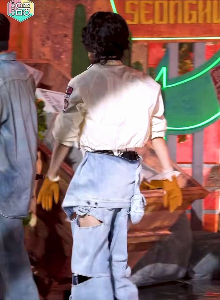 st4rlithwa's tweet photo. it’s like a miniskirt …. https://t.co/jQhdh9ryZZ